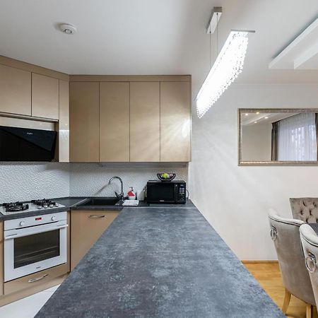 Beautiful Three Bedrooms Apartment With Free Parking Close To The Danube Coast Budapest Exterior photo