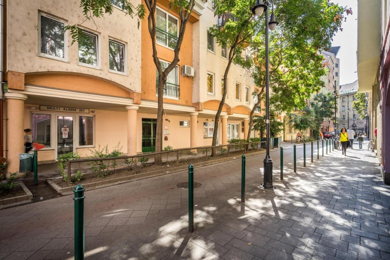 Beautiful Three Bedrooms Apartment With Free Parking Close To The Danube Coast Budapest Exterior photo