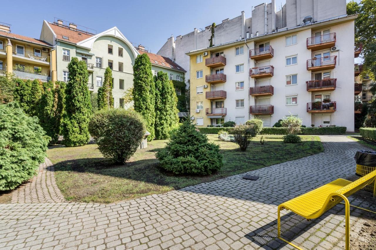 Beautiful Three Bedrooms Apartment With Free Parking Close To The Danube Coast Budapest Exterior photo