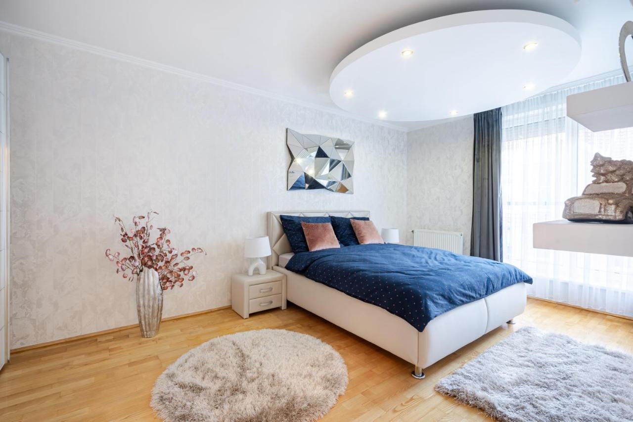 Beautiful Three Bedrooms Apartment With Free Parking Close To The Danube Coast Budapest Exterior photo