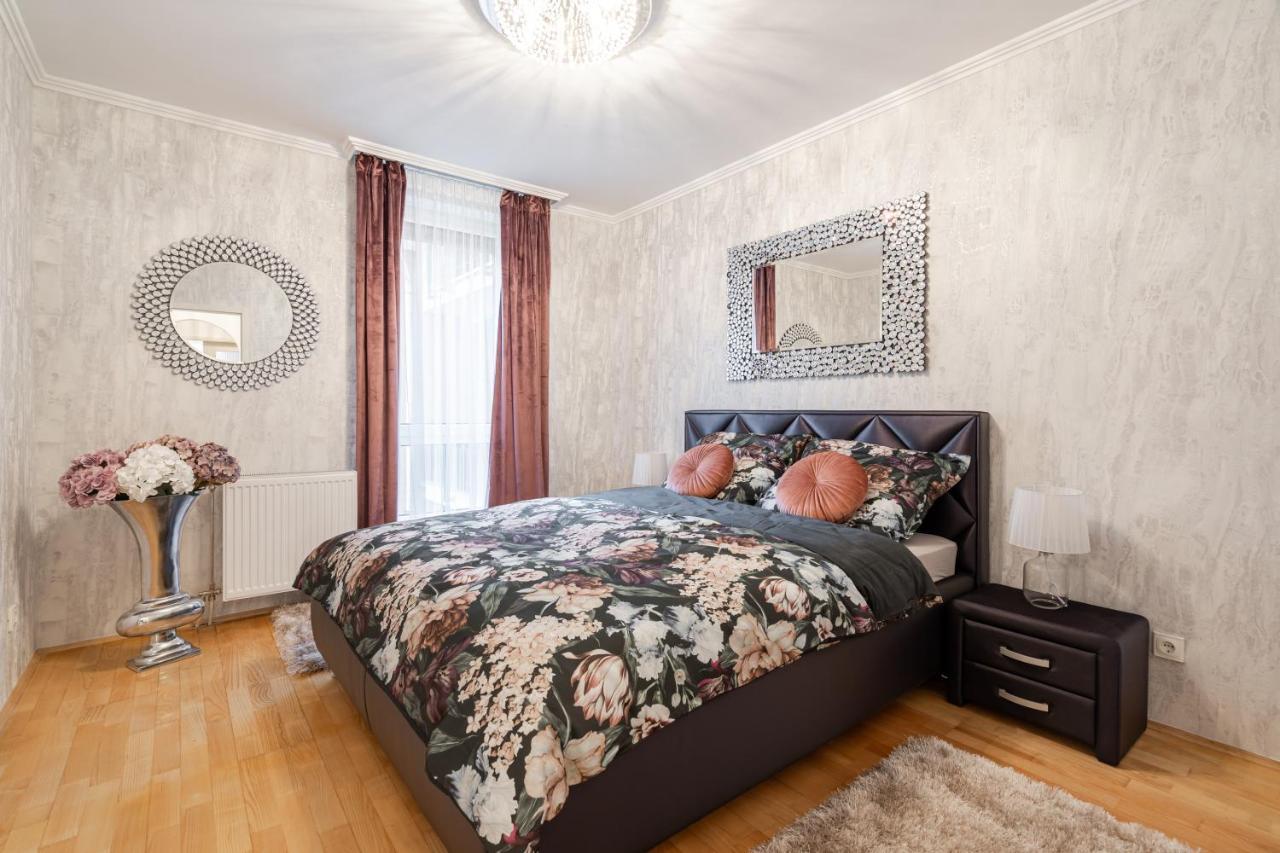 Beautiful Three Bedrooms Apartment With Free Parking Close To The Danube Coast Budapest Exterior photo