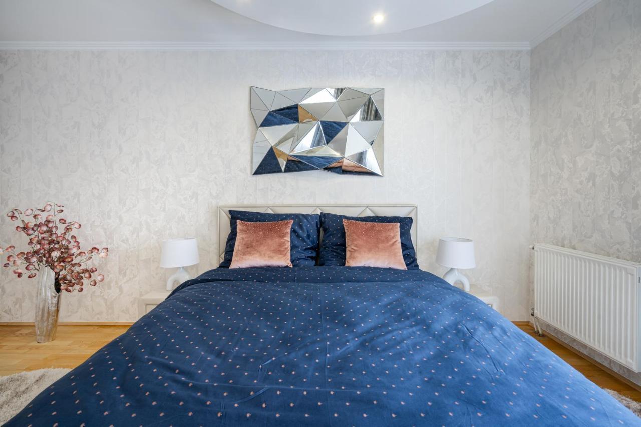 Beautiful Three Bedrooms Apartment With Free Parking Close To The Danube Coast Budapest Exterior photo