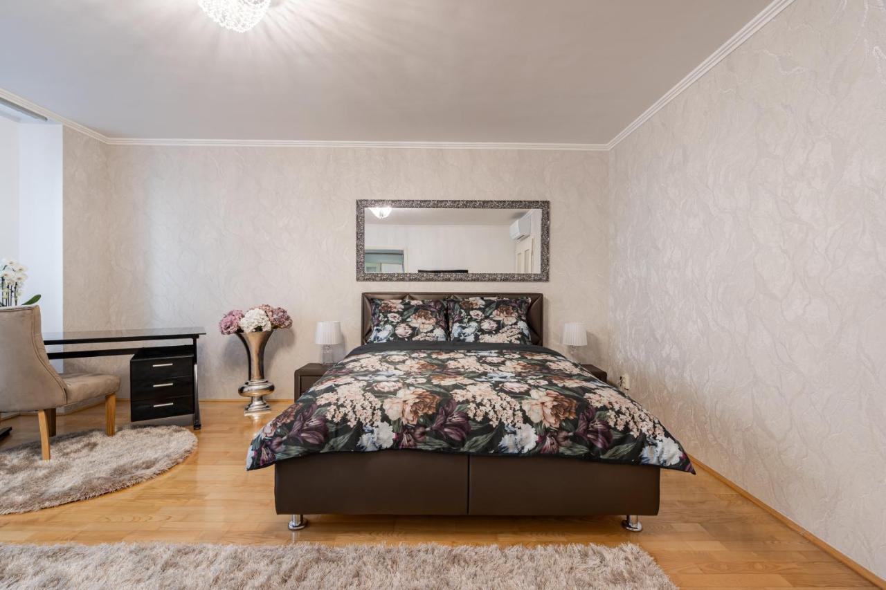 Beautiful Three Bedrooms Apartment With Free Parking Close To The Danube Coast Budapest Exterior photo