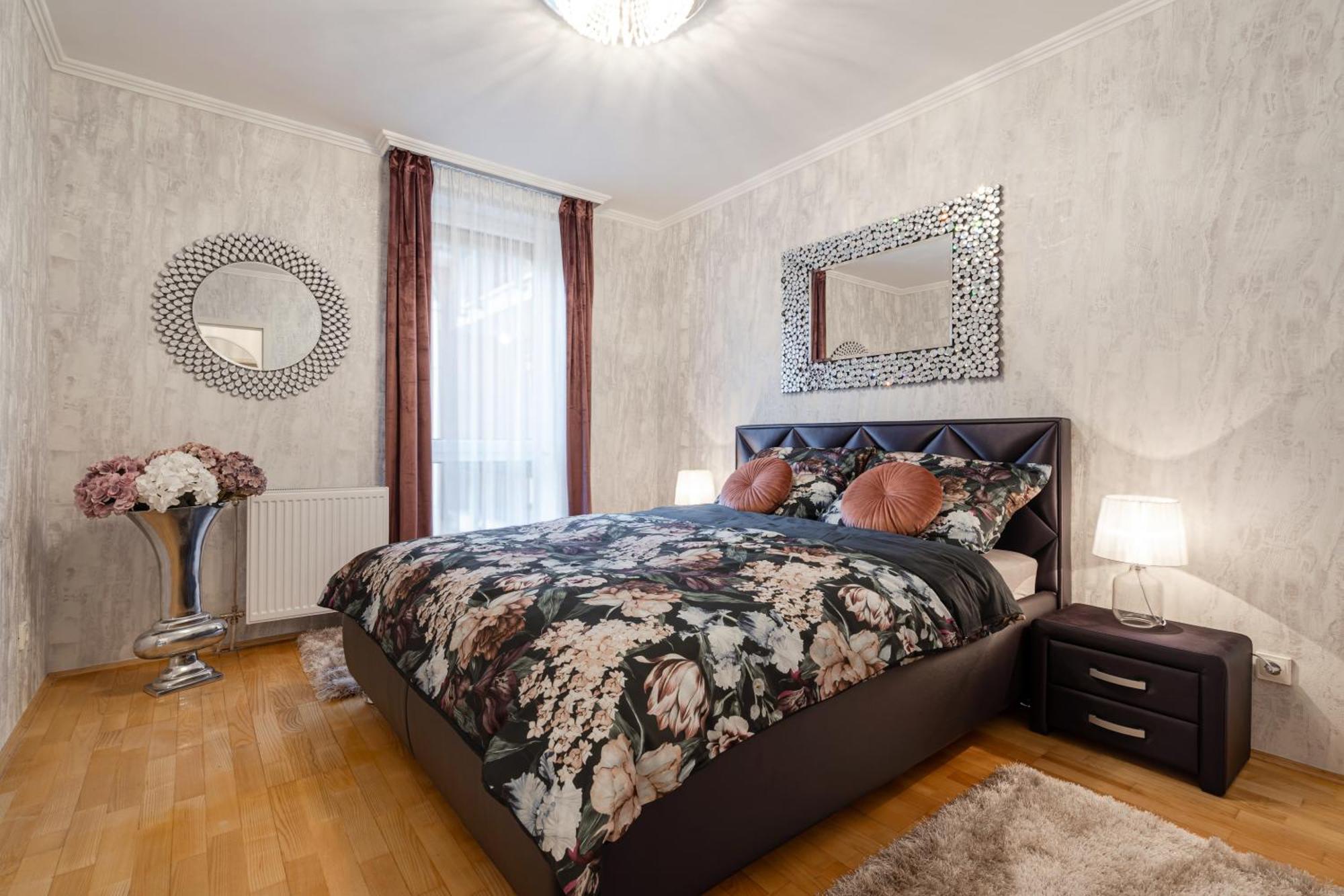 Beautiful Three Bedrooms Apartment With Free Parking Close To The Danube Coast Budapest Exterior photo