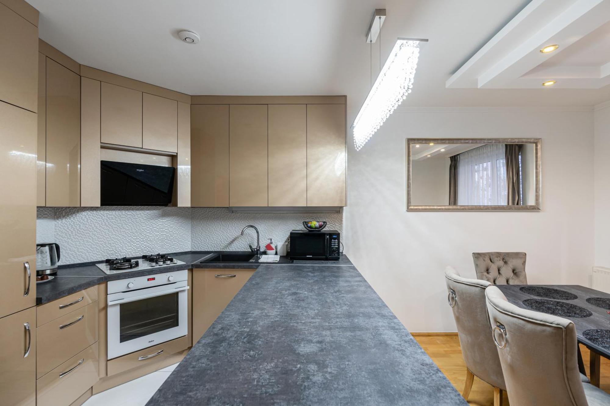 Beautiful Three Bedrooms Apartment With Free Parking Close To The Danube Coast Budapest Exterior photo