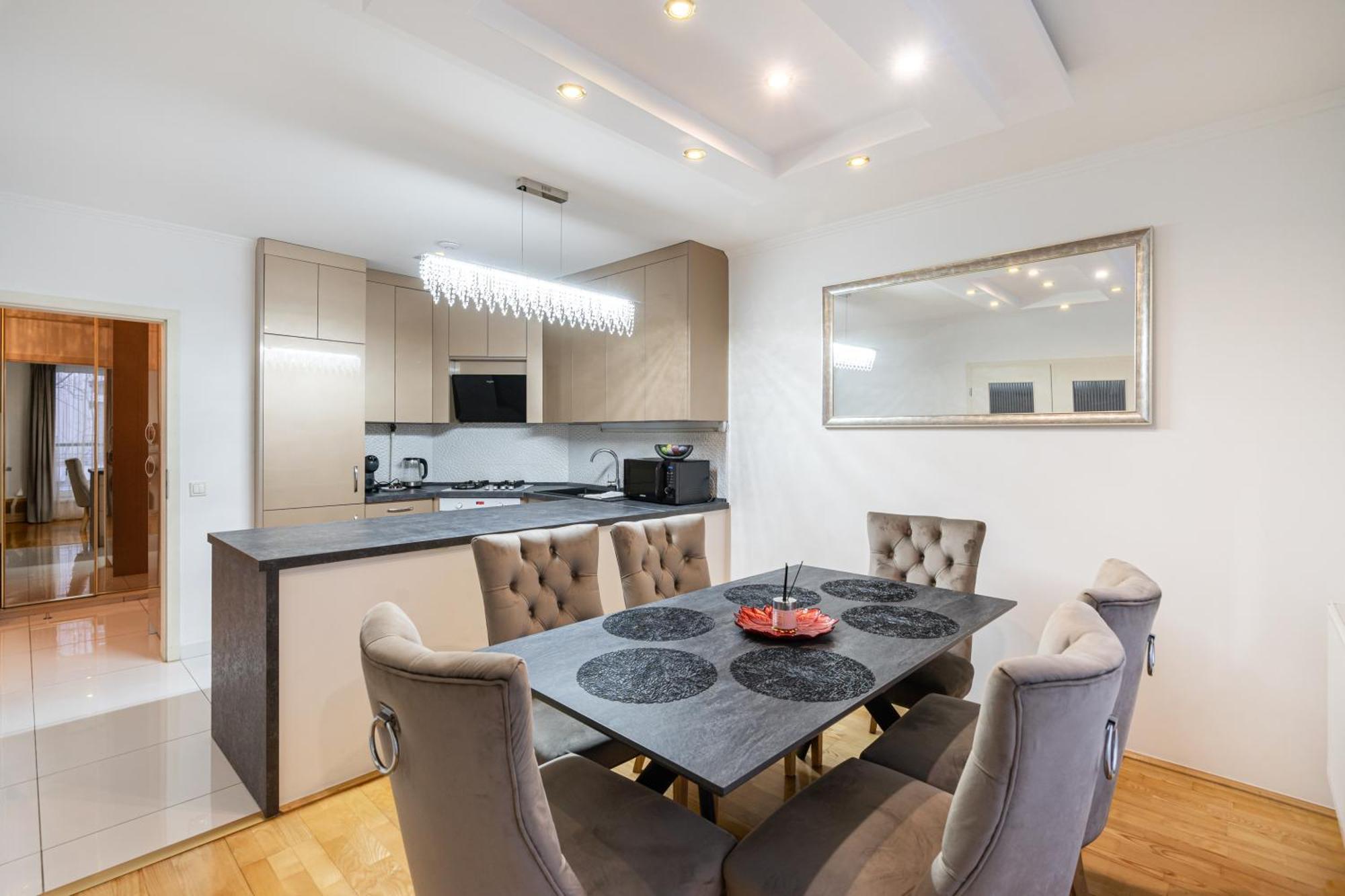 Beautiful Three Bedrooms Apartment With Free Parking Close To The Danube Coast Budapest Exterior photo
